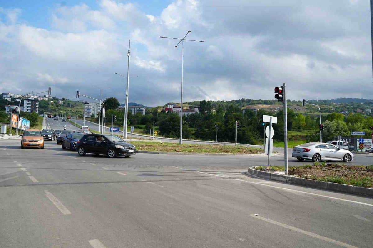 Şehir Hastanesi Kavşağı’na ışıklı önlem