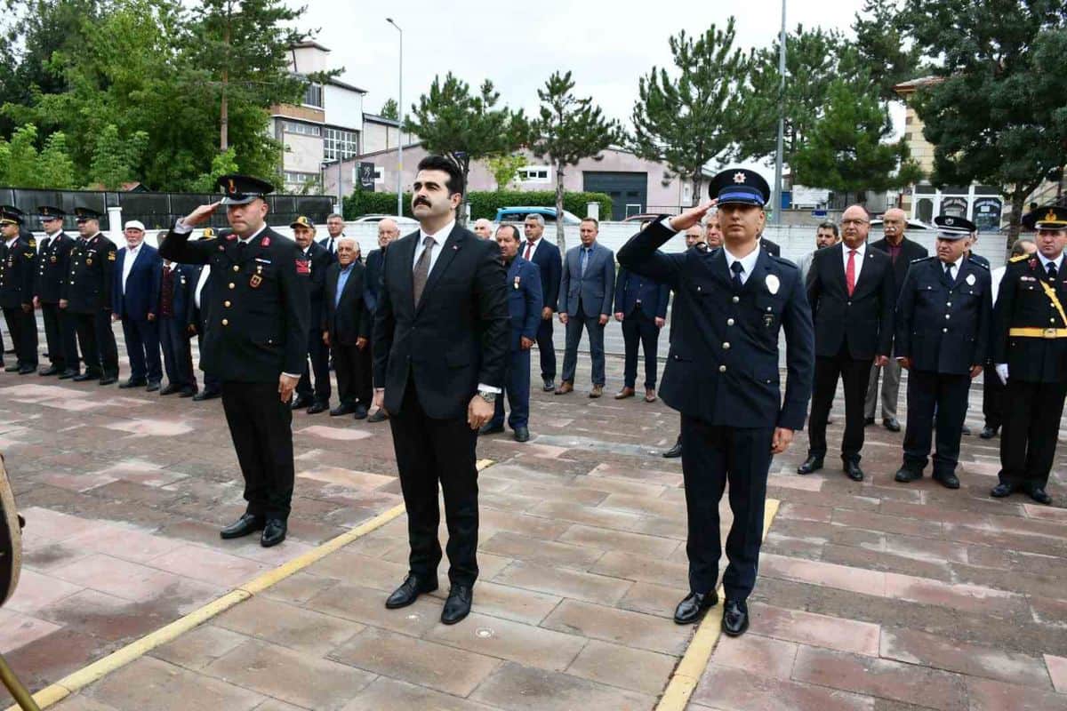 Tomarza’da Zafer Bayramı kutlandı