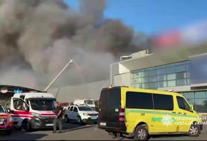 Rusya Ukrayna'da AVM vurdu: 16 ölü, 130 yaralı