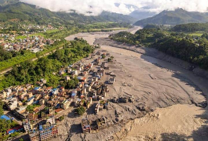 Nepal’de 9 gün sonra çifte mucize