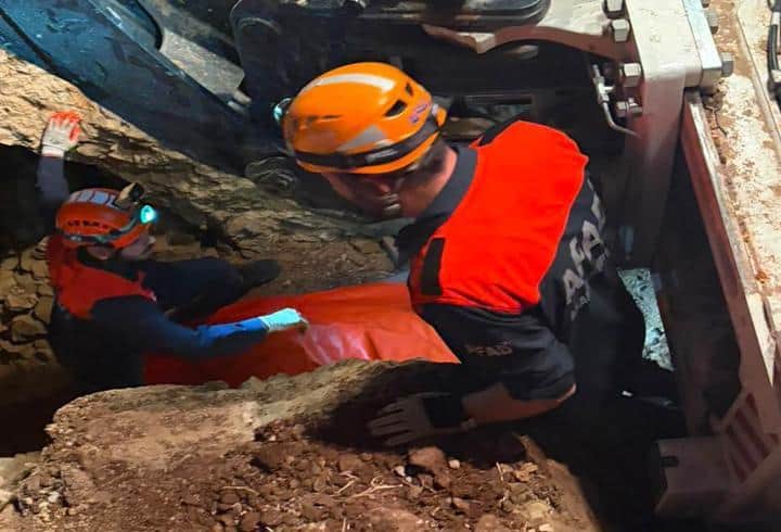 Elazığ'da feci kaza: Göçük altında kalan işçi öldü