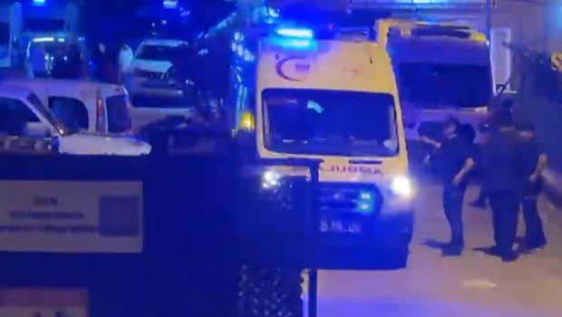 Zeytinburnu açıklarında gemide zehirlenen 4 kişi hastaneye sevk edildi! Valilikten açıklama