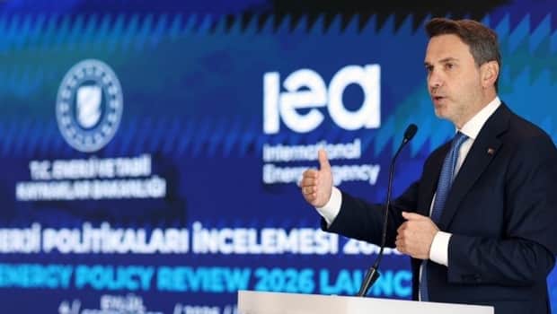 Bakan Bayraktar: Yeni dönemde elektrikleşmeye yüzde 100 inanıyoruz