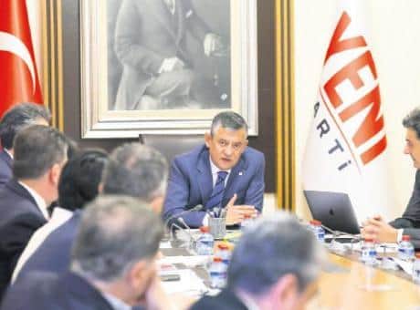 ‘YENi’ üyeler 300 bini geçti