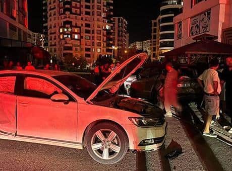 Niğde’de zincirleme trafik kazası! 6 aracı hurdaya çevirip kaçtı