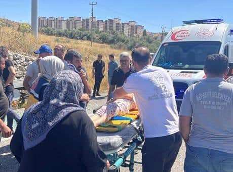Nevşehir’de traktör ile çekici çarpıştı! Römorktaki 4 çocuk yaralandı