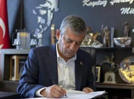 Özgür Özel’den vekillere talimat: Sahadan ayrılmayın