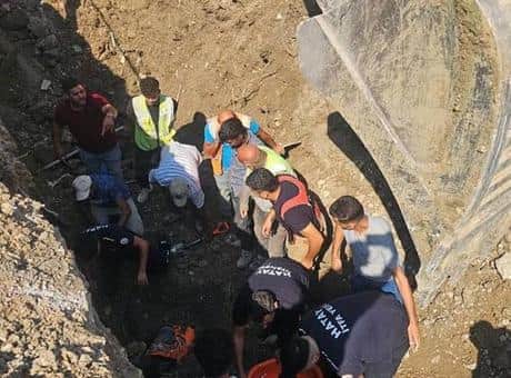 Hatay'da altyapı çalışmaları esnasında göçük! 2 işçi yaralandı