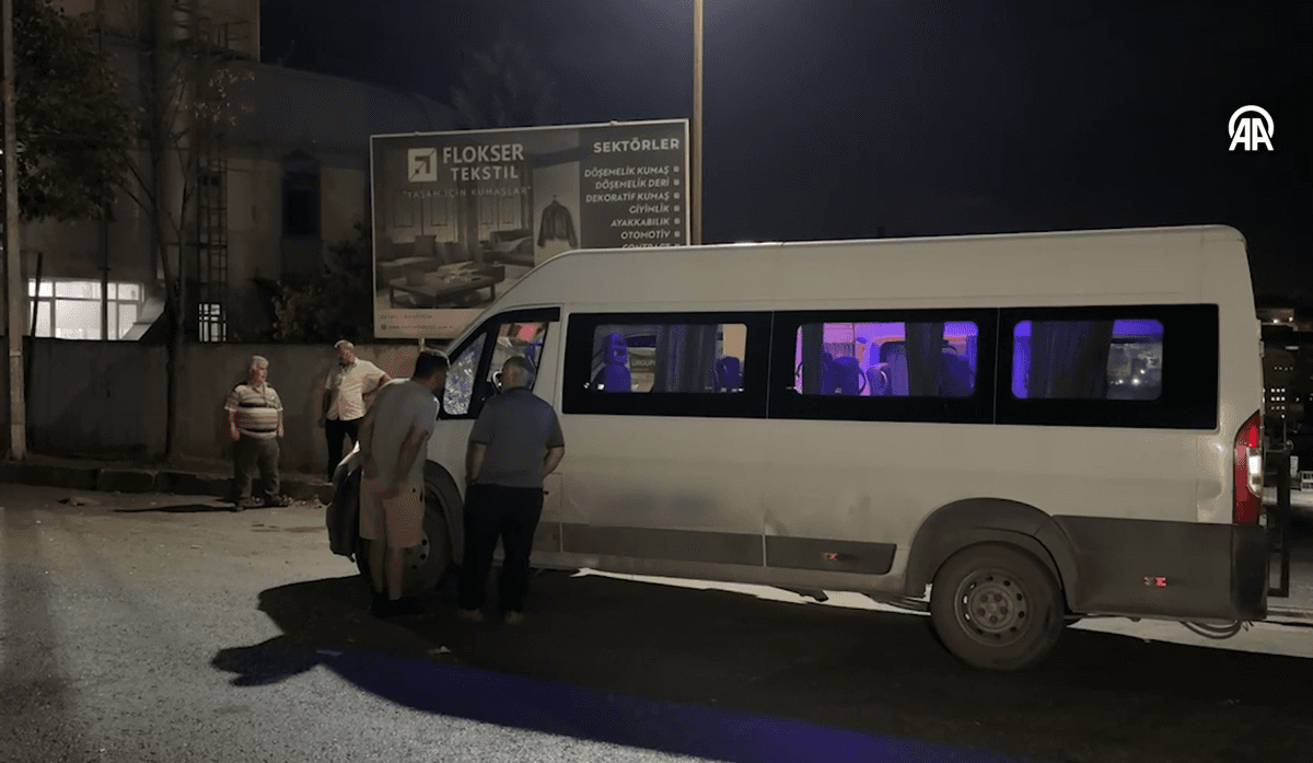Servis şoförlerinin kavgasında kan aktı. 1 ölü