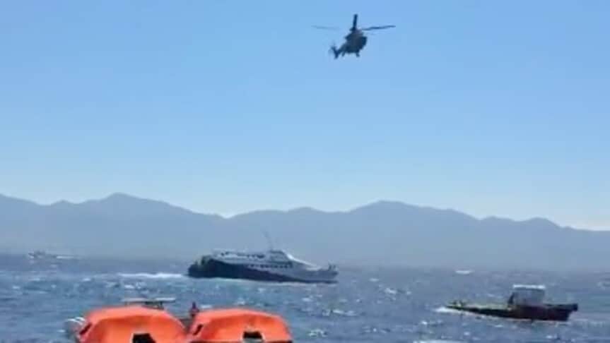 Kıbrıs'ta batan yolcu feribotundan kurtarıldı, yaşananları anlattı. "Gemi su alıyor diye söyledik"