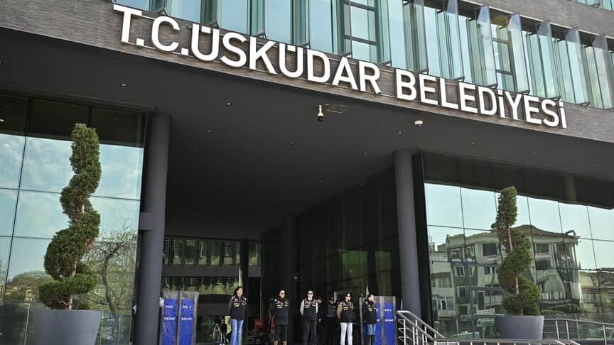Üsküdar Belediyesi'nde başkan vekilliği seçimine yürütmeyi durdurma kararı