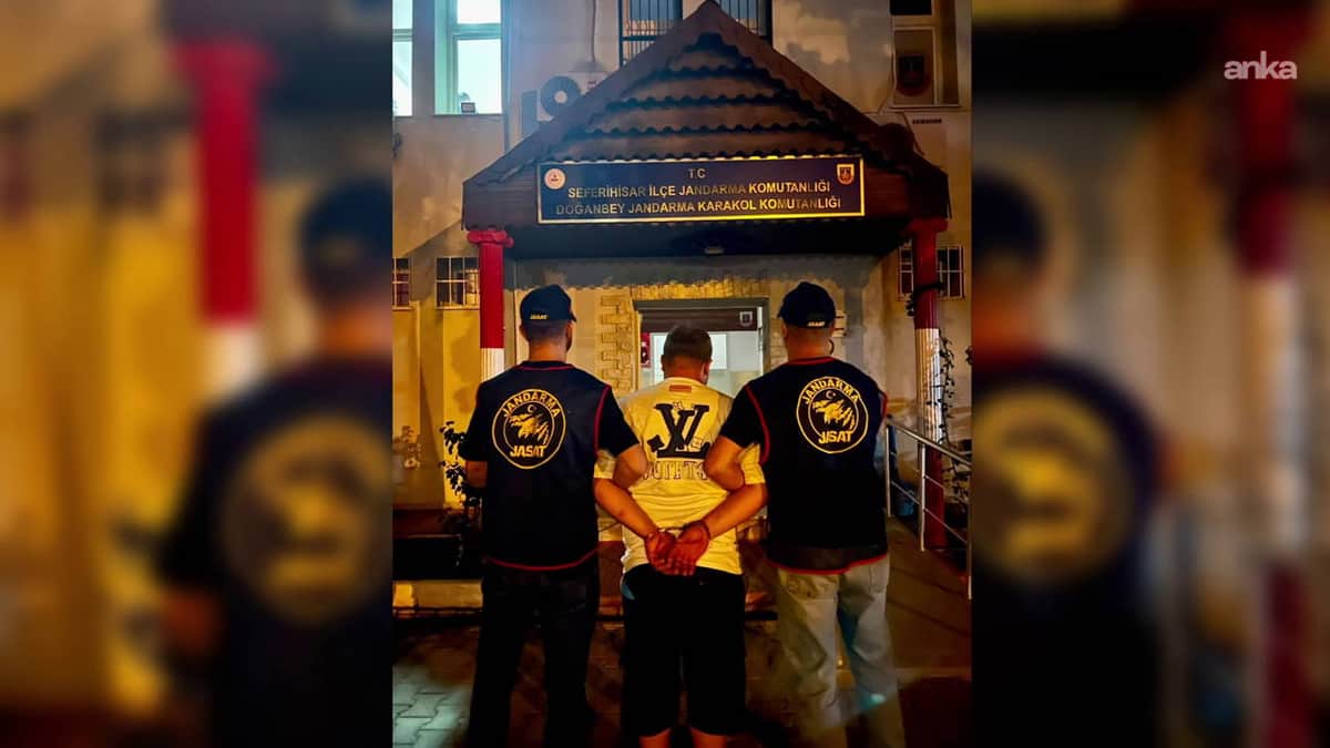 15 yıl 7 gün hapis cezasıyla aranıyordu: İzmir'de yakalandı