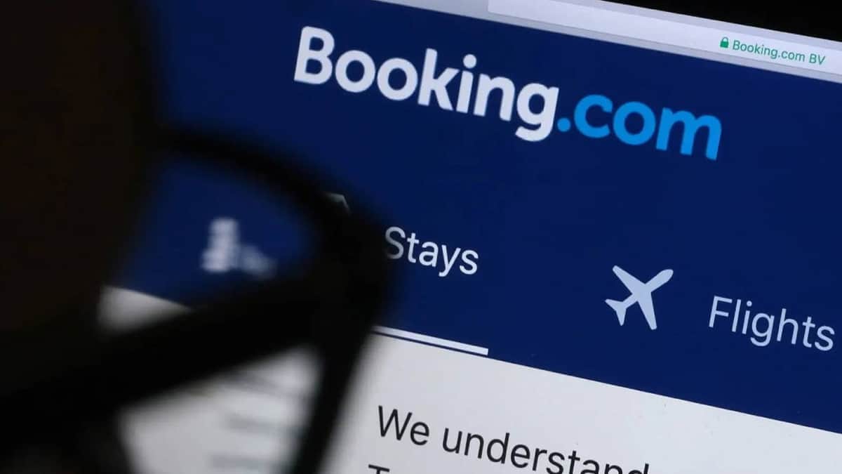 İktidara 'Booking.com' çağrısı: 'Çözüm yasaklamak değil, doğru kurallar koymak'