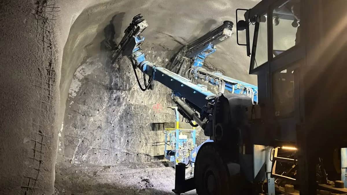 İsviçre Alpleri’nde inşa ediliyor: Süper zenginler servetini dağın içine saklayacak