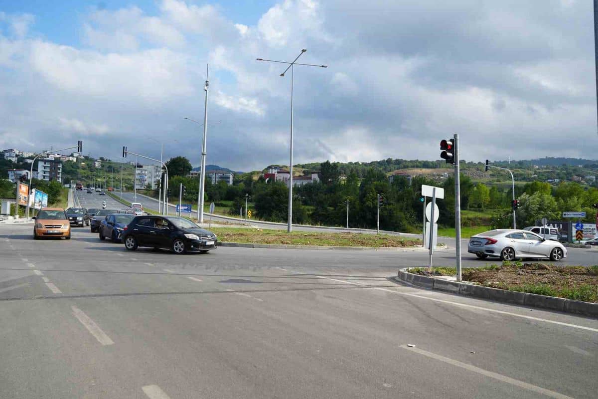 Şehir Hastanesi Kavşağı’na ışıklı önlem