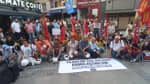 İzmir'den Ankara'daki madencilere tam destek: Ellerindeki baretleri yere vurdular!