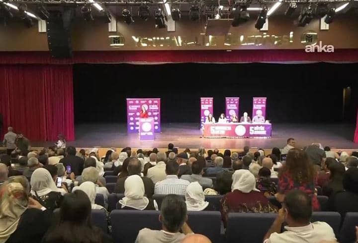 DEM Parti kongresini yaptı: Eş Genel Başkanlar değişmedi