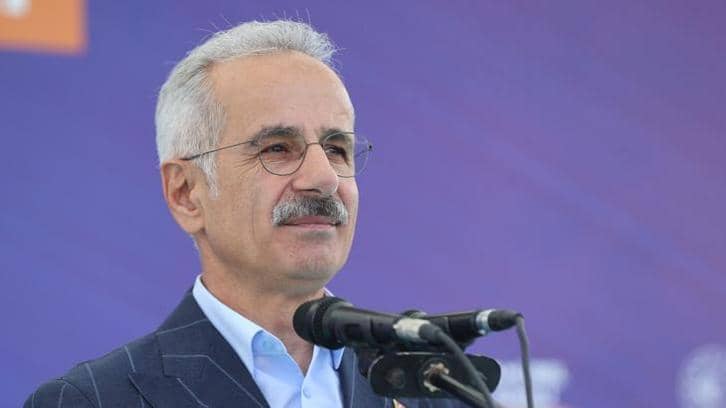 Bakan Uraloğlu: Milli lokomotif AB'den 'karşılıklı işletilebilirlik' sertifikası aldı