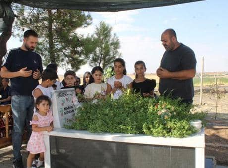 Narin Güran’ın babası Arif Güran mezarı başında konuştu: Reyting uğruna ailem yok edildi