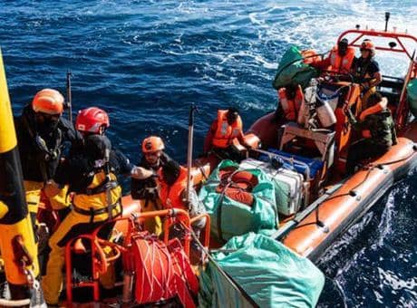 Tunus açıklarında göçmen teknesi battı, 14 kişi kayıp