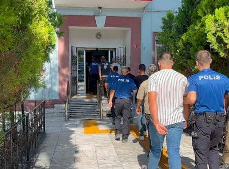 250 kişilik WhatsApp grubuyla polis ve jandarma uygulama noktalarını paylaştılar! Ekipler harekete geçti