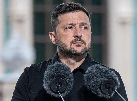 Zelenskiy: Rusya'nın hava sahası fiilen kapanacak