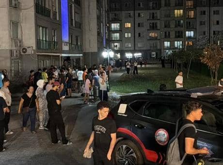 Esenyurt’ta site otoparkında araç yangını! Dumandan etkilenen 27 kişi hastaneye kaldırıldı
