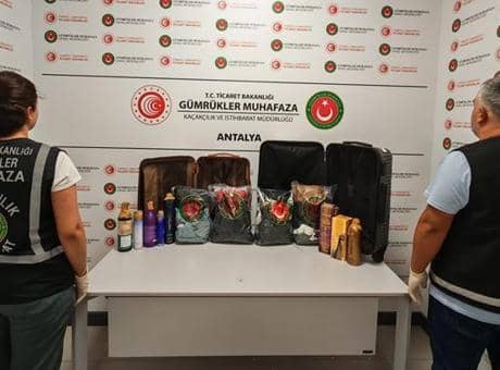 Ekipler Antalya Havalimanı’nda ele geçirdi! Tam 18 kilo 921 gram