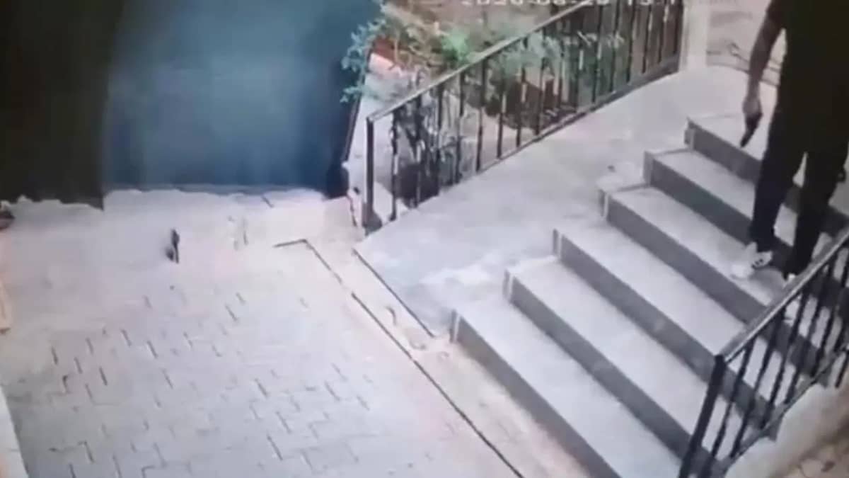 İki çocuk kavga etti, ağabeyi aileyi silahla tehdit etti!