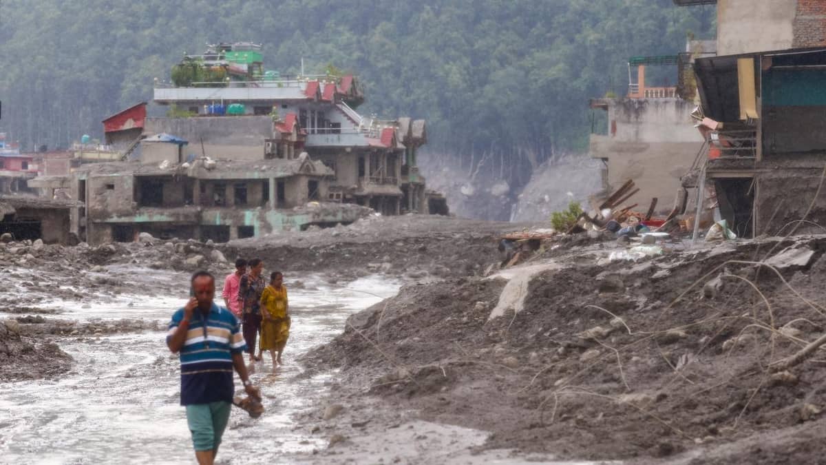 Nepal’de felaketin üzerinden günler geçti: 1380 ölü, 5 bin 500’den fazla kayıp