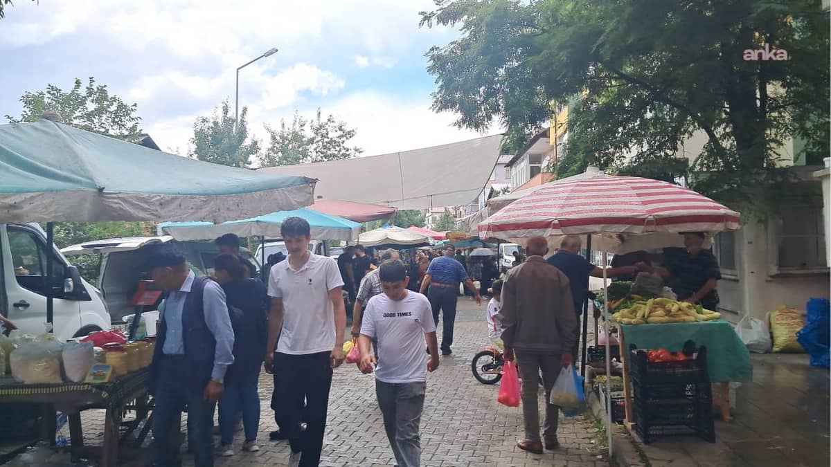 Artvin'de yurttaşlar pahalılıktan şikayetçi: 'Hayat pahalı, emekli maaşı yetişmiyor'