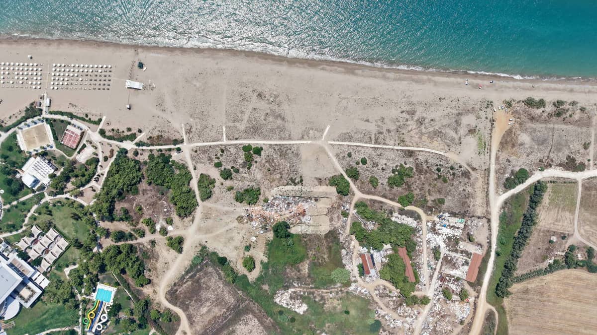 5 yıldızlı otel sahili kazıp 'çöplük' yaptı: 'Kaplumbağa dostu' sertifikası iptal edildi