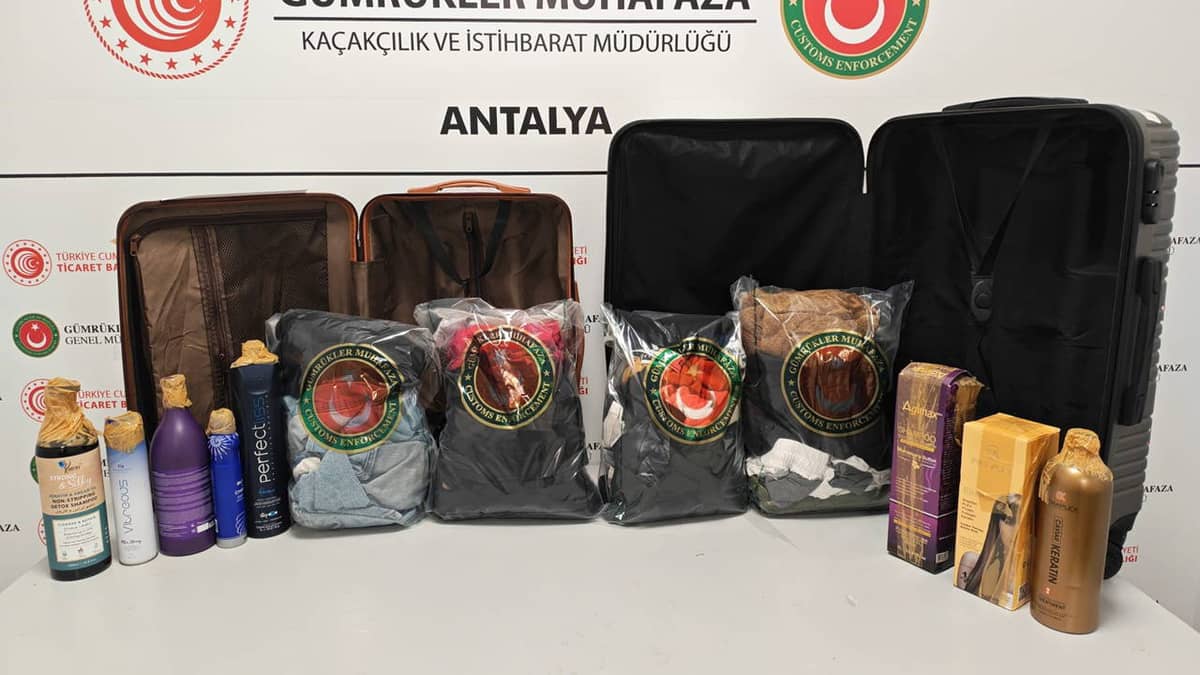 Pet şişelere gizlemişler! Antalya Havalimanı'nda 18 kilo 921 gram uyuşturucu ele geçirildi