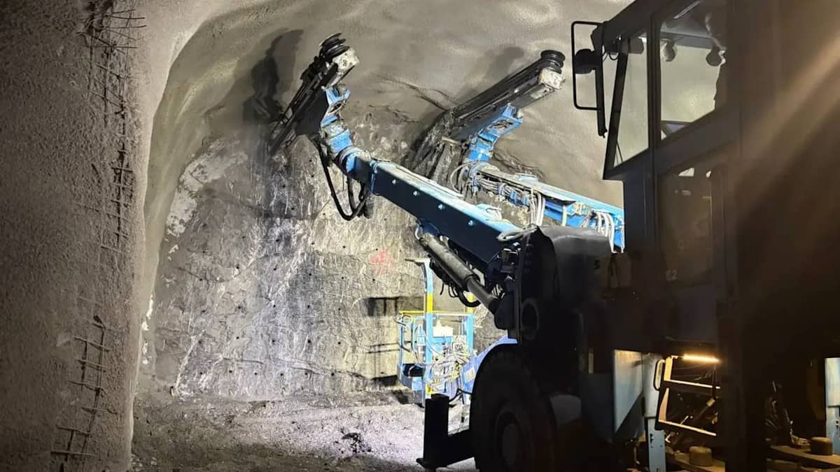 İsviçre Alpleri’nde inşa ediliyor: Süper zenginler servetini dağın içine saklayacak