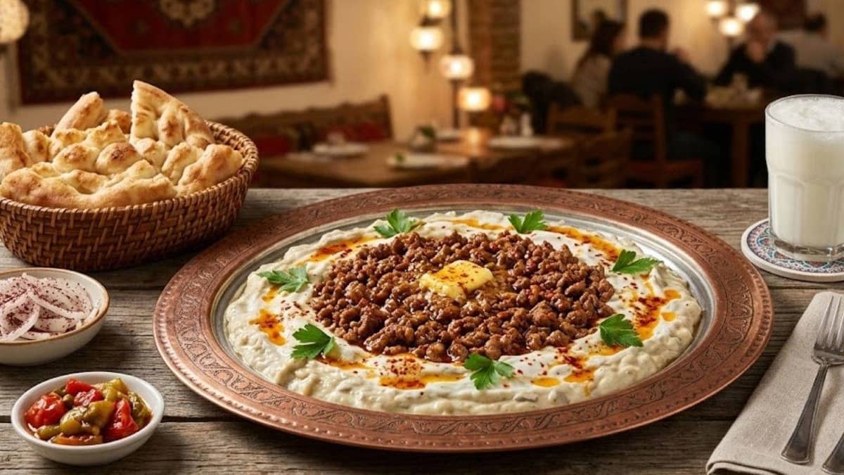 Gaziantep mutfağından pratik ziyafet: Ali Nazik Kebabı tarifi...