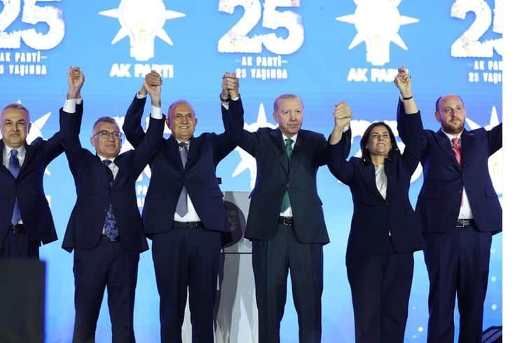 AK Parti'ye geçen vekil konuştu: Erdoğan'ın o yönüne vurgu yaptı AK Parti'ye geçen vekil konuştu: Erdoğan'ın o yönüne vurgu yaptı
