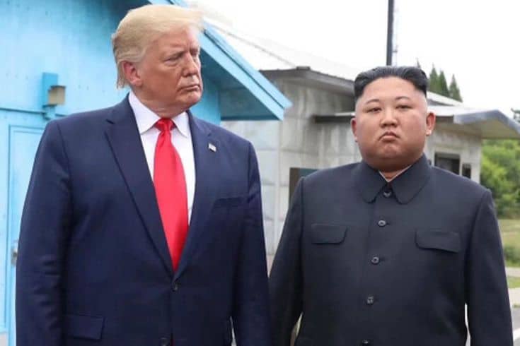 Trump'tan Kim Jong Un paylaşımı! Düştüğü not bomba Trump'tan Kim Jong Un paylaşımı! Düştüğü not bomba