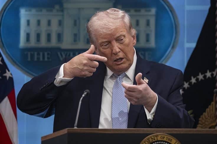 Trump’ın hedefinde bu kez o ülke var: Fena halde bombalarız Trump’ın hedefinde bu kez o ülke var: Fena halde bombalarız