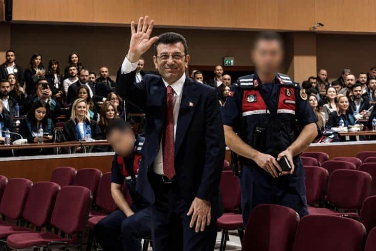 İmamoğlu'nun itirafçı tanıklara soruları hakimi çileden çıkardı İmamoğlu'nun itirafçı tanıklara soruları hakimi çileden çıkardı