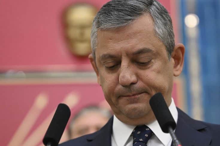 Yeni Parti'ye geçmesi bekleniyordu! AK Parti iddialarını doğruladı Yeni Parti'ye geçmesi bekleniyordu! AK Parti iddialarını doğruladı