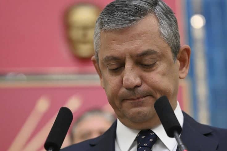 Yeni Parti'ye geçmesi bekleniyordu! AK Parti iddialarını doğruladı Yeni Parti'ye geçmesi bekleniyordu! AK Parti iddialarını doğruladı