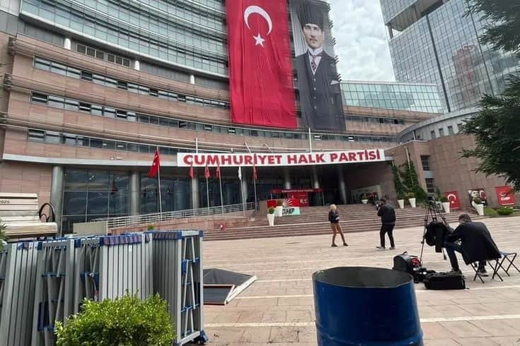 CHP'de yeni ihraç dalgası! Bu sefer partinin ağır topları gönderiliyor CHP'de yeni ihraç dalgası! Bu sefer partinin ağır topları gönderiliyor