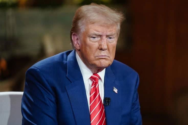 ABD'de deprem! Trump'a istifasını sundu ABD'de deprem! Trump'a istifasını sundu