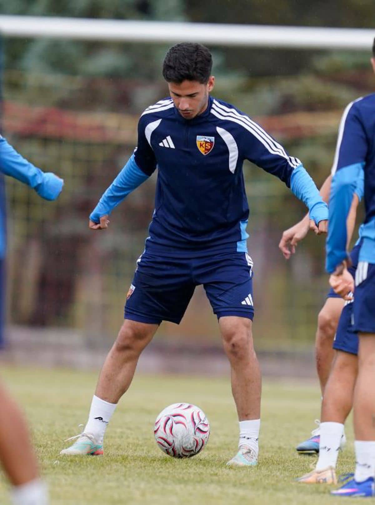 Kayserispor'da yeni sezon hazırlıkları devam ediyor Kayserispor'da yeni sezon hazırlıkları devam ediyor