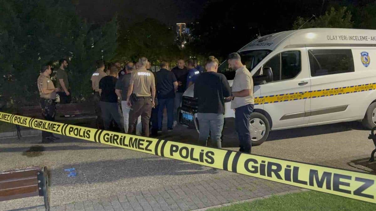 Emekli polis millet bahçesinde hayatına son verdi Emekli polis millet bahçesinde hayatına son verdi
