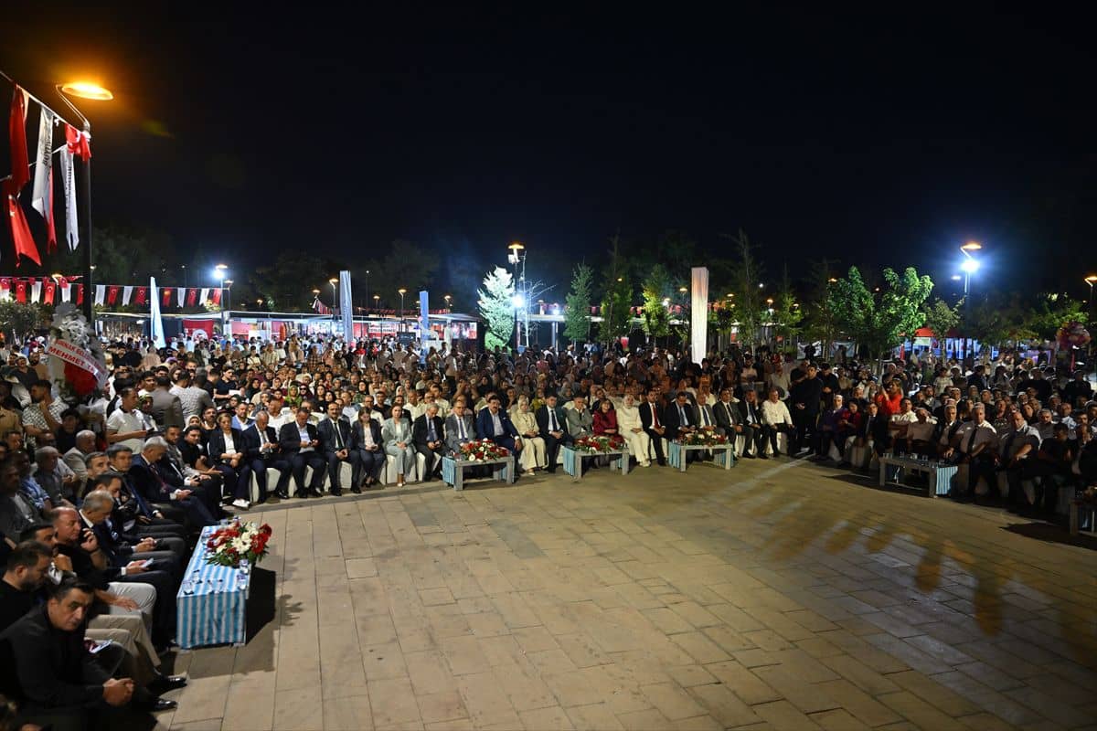 Gaziantep'te 10. Hemşehri Dernekleri Festivali başladı Gaziantep'te 10. Hemşehri Dernekleri Festivali başladı