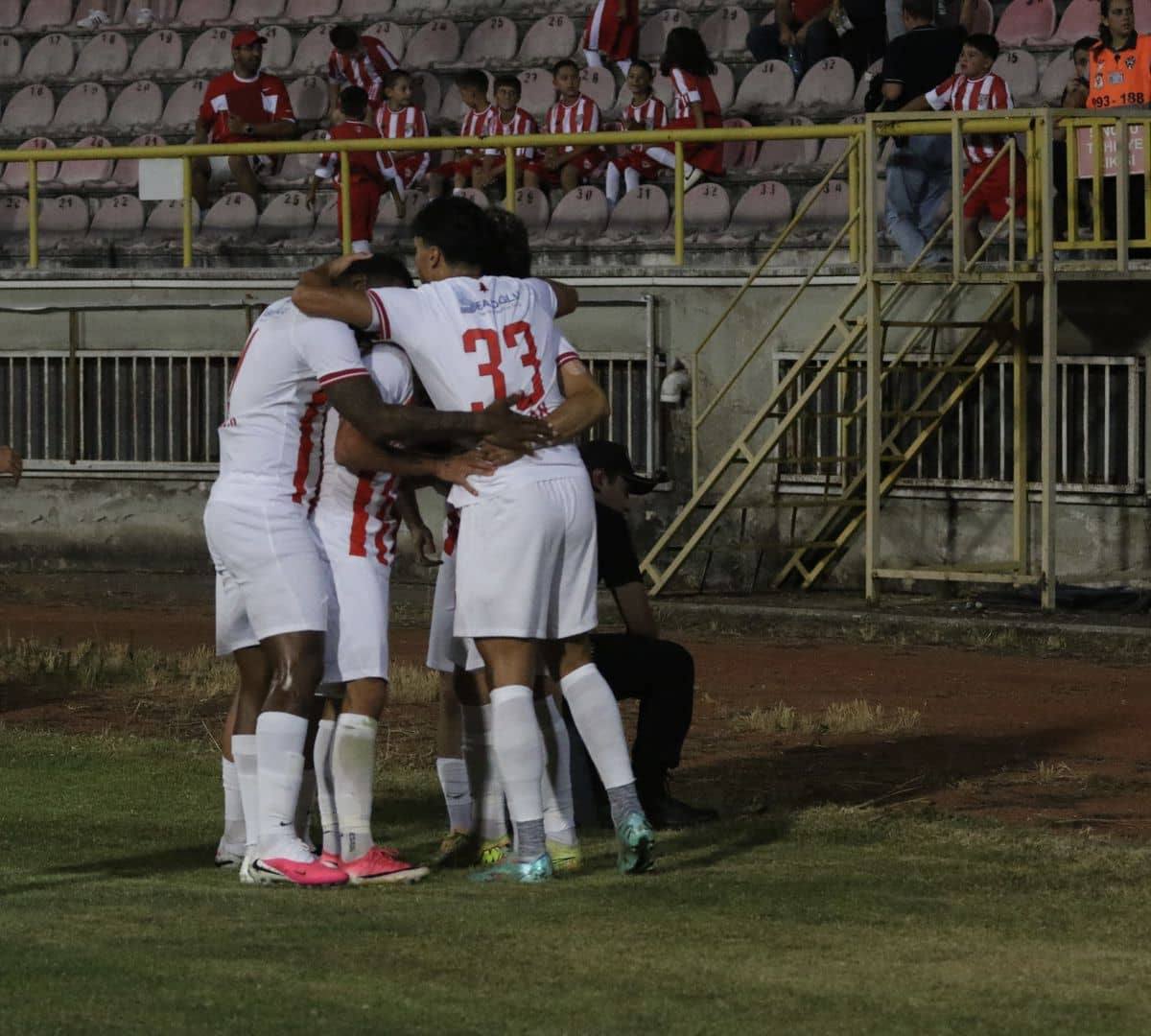 Boluspor Sezon Açılışında Manisa FK'ya 2-1 Mağlup Oldu Boluspor Sezon Açılışında Manisa FK'ya 2-1 Mağlup Oldu