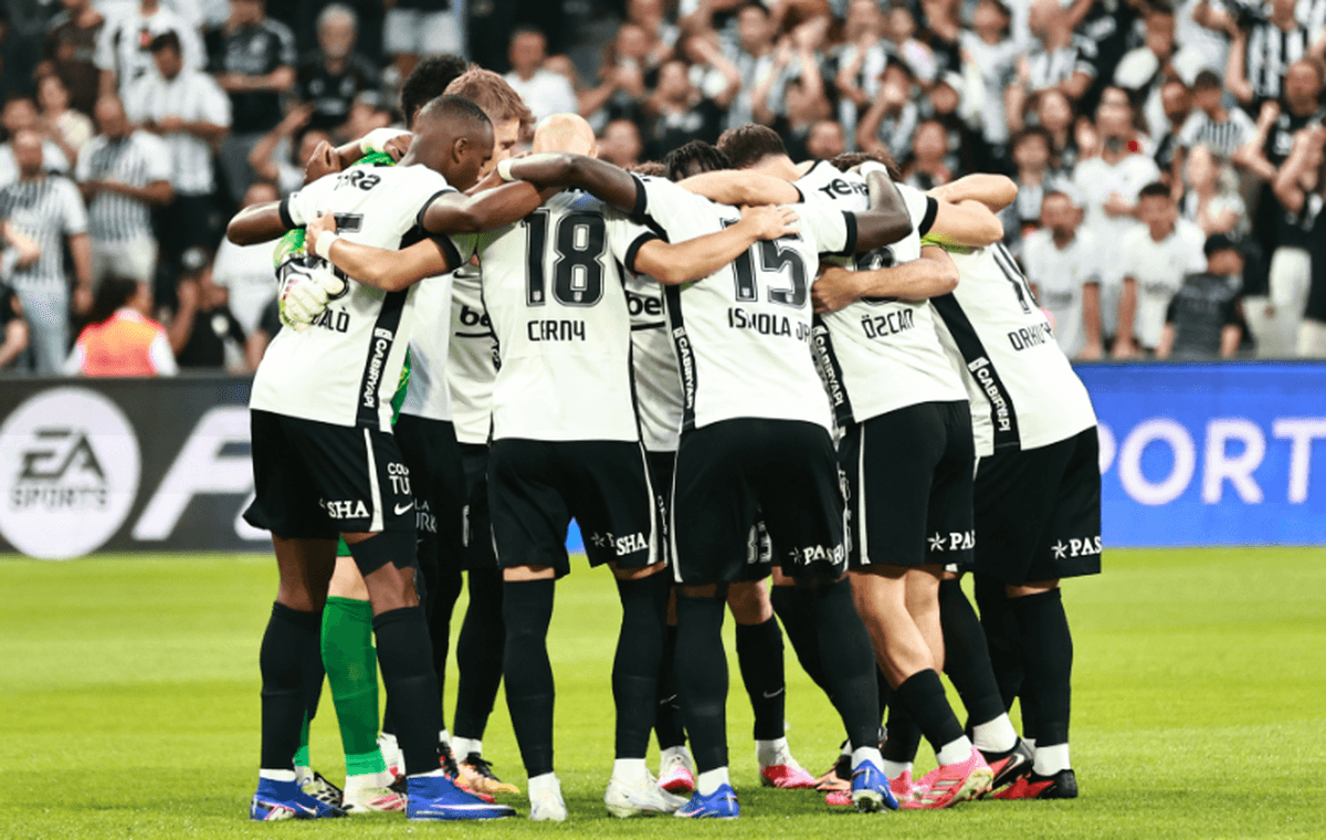Beşiktaş, Hradec Kralove'yi 1-0 Yenerek Play-off Turuna Yükseldi Beşiktaş, Hradec Kralove'yi 1-0 Yenerek Play-off Turuna Yükseldi