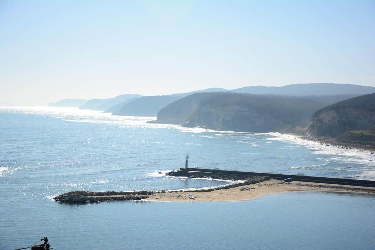 Karadeniz'de Dev Dalga Tehlikesi: Saray ve Vize'de Yarın Denize Girmek Yasaklandı Karadeniz'de Dev Dalga Tehlikesi: Saray ve Vize'de Yarın Denize Girmek Yasaklandı