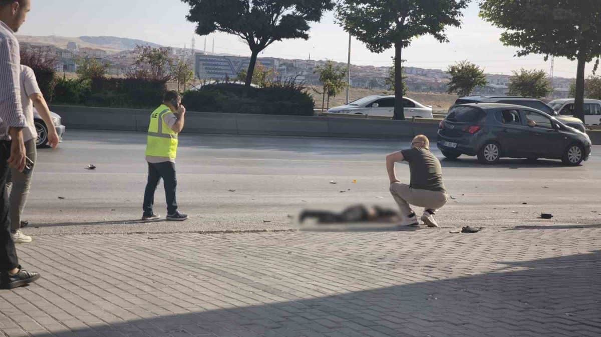 Etimesgut'ta motosiklet kazası: 2 yaralı Etimesgut'ta motosiklet kazası: 2 yaralı